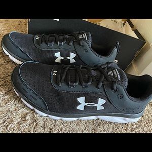 NWT Men’s UA Charged Assert 8